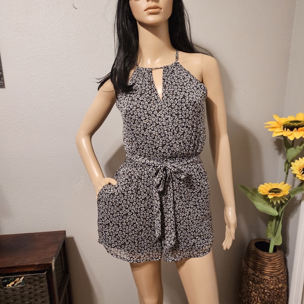 Abercrombie and Fitch floral romper SIZE XS
